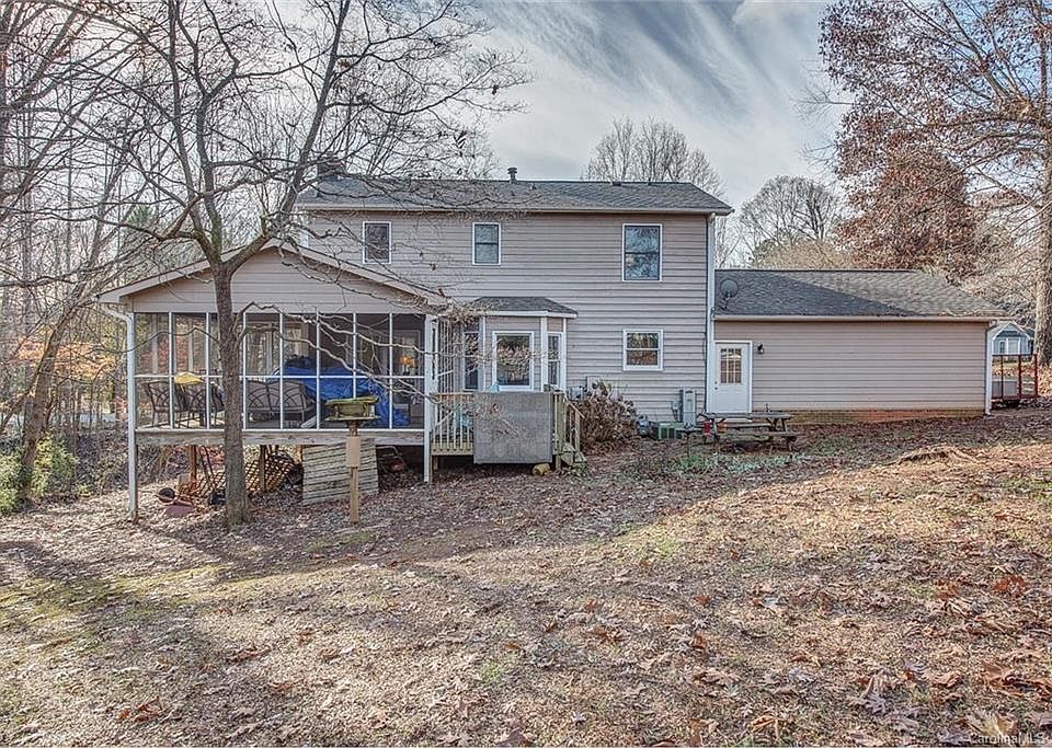 2nd image of 4477 Huntington Dr #7