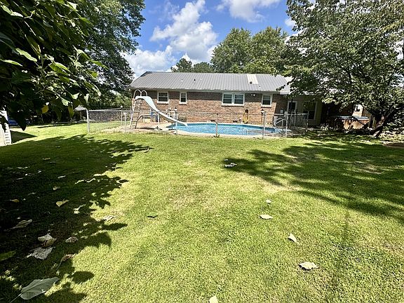 4th image of 518 Morrison Dr