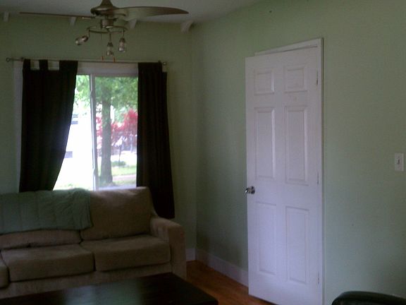 4th image of 139 Abbie St SE