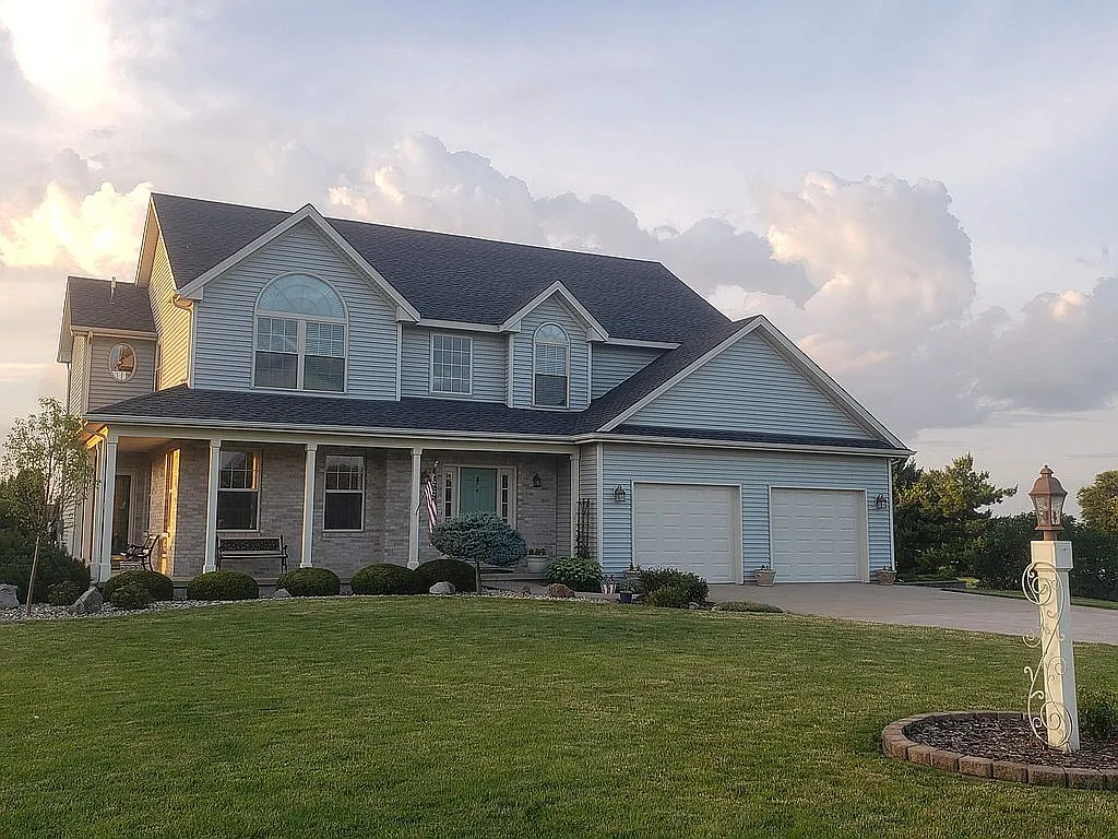 1004 Churchill Downs Dr photo 1