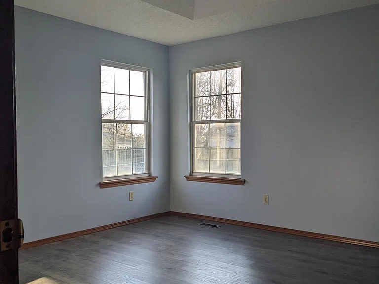1910 Bluebird Dr — Photo 6
