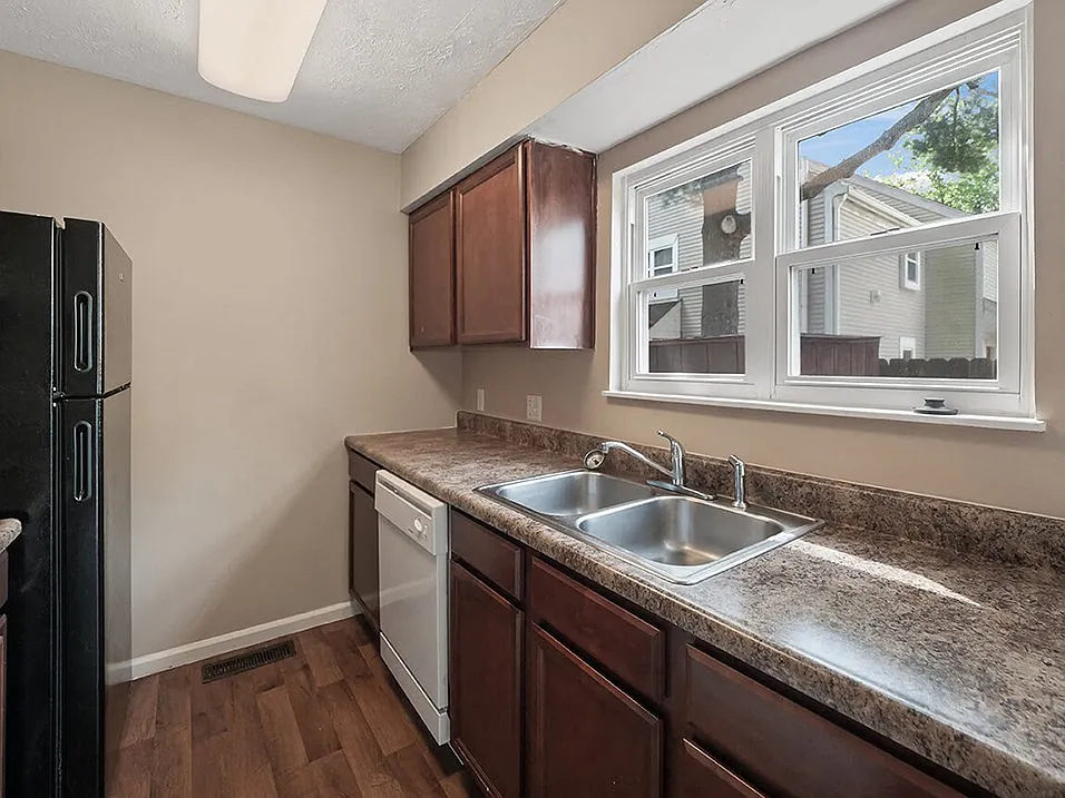 McMillen Woods Apartments — Photo 3