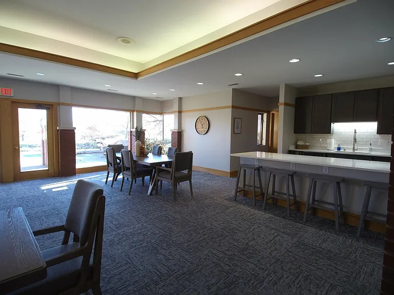 Riverwalk Apartments — Photo 9