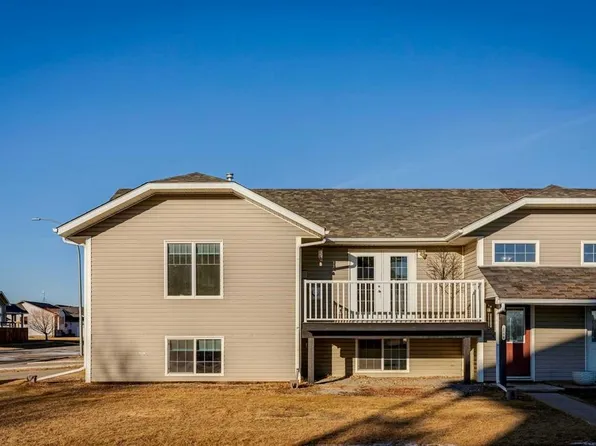 100 B S Westview Dr, Nanton, AB T0L 1R0