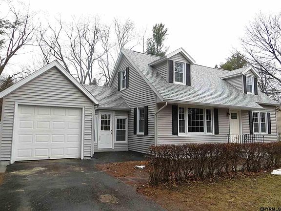 2nd image of 5 Dennis Ave