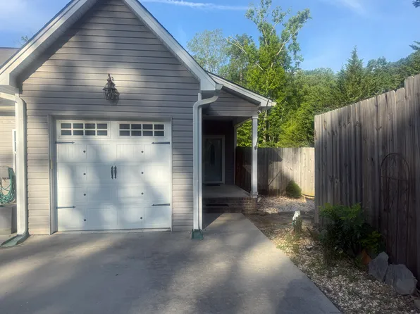 127 Smith St, Signal Mountain, TN 37377
