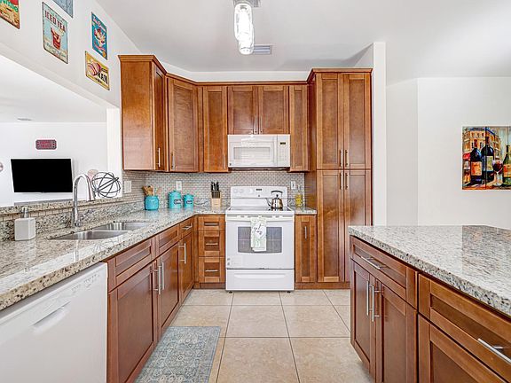 3rd image of 16082 SW 68th Ter