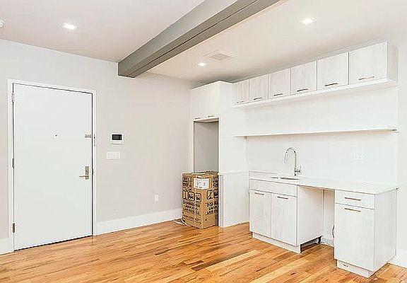 3rd image of 245 Sullivan Pl #D6