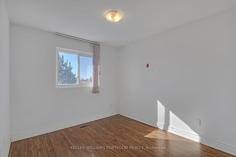 Ajax House for rent - 5 Bedrooms — photo 19