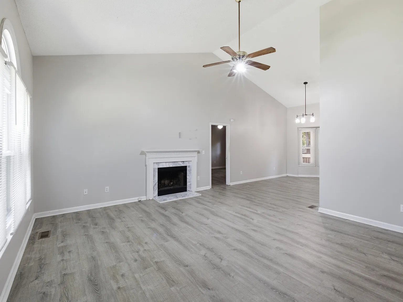 3 bed, 2.0 bath, 1360 sqft, $1,800 — Photo 4