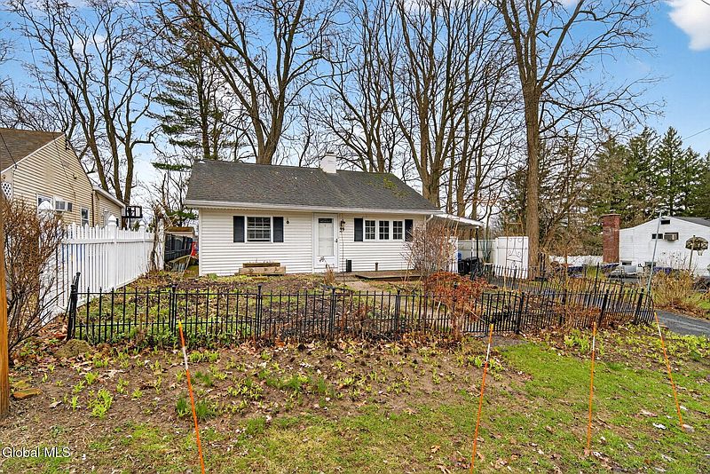 2nd image of 39 Orlando Avenue