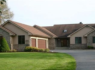 5855 Meadows Dr, Clarkston, MI 48348