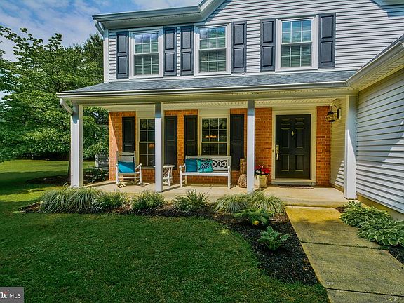 2nd image of 1152 N Stiarna Ct