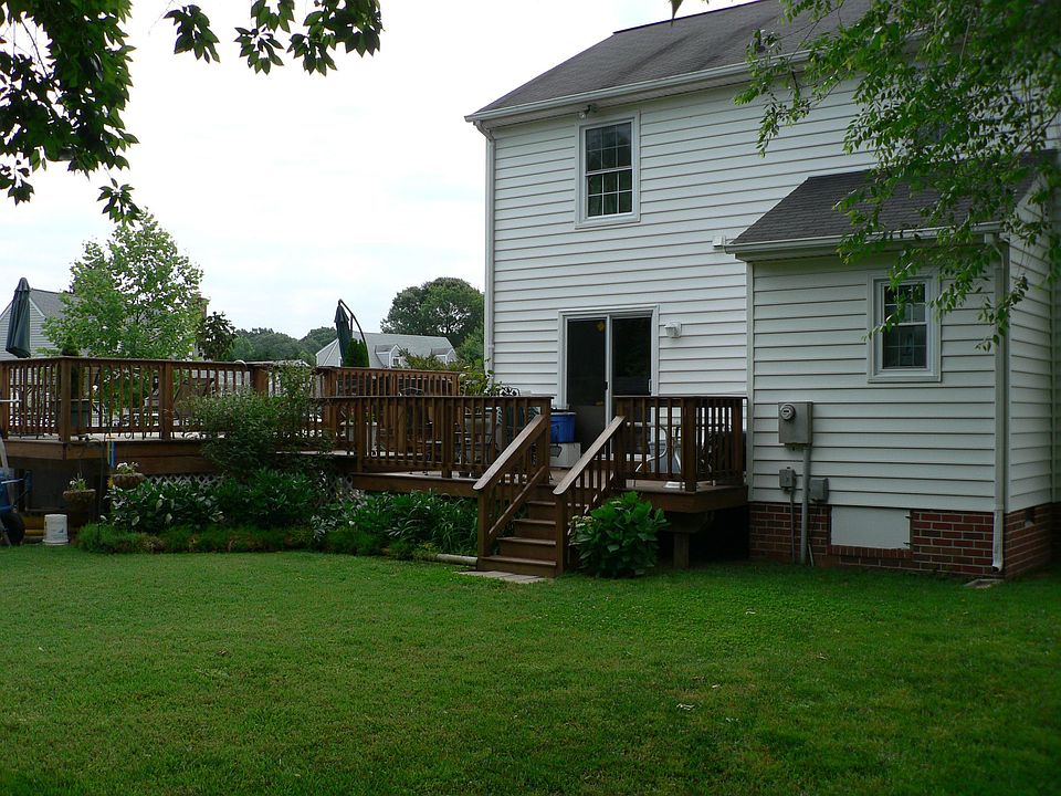 Large deck out to pool