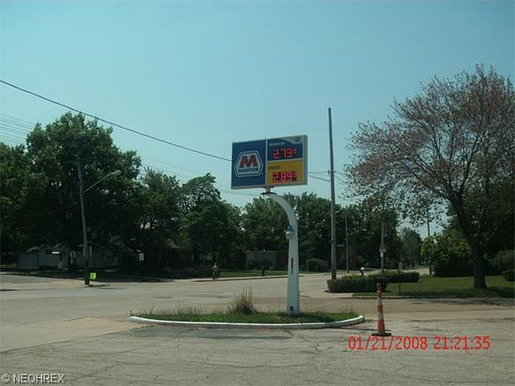 2nd image of 4480 Rocky River Dr