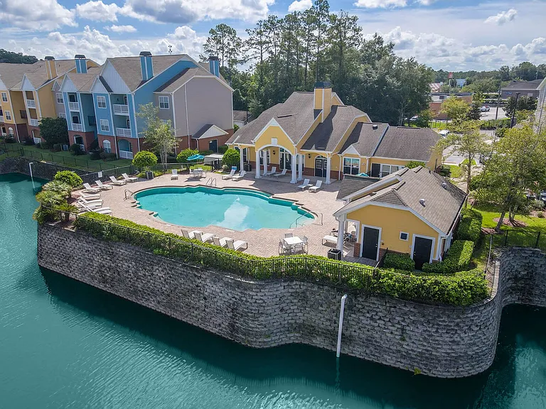 Relaxing Pool
