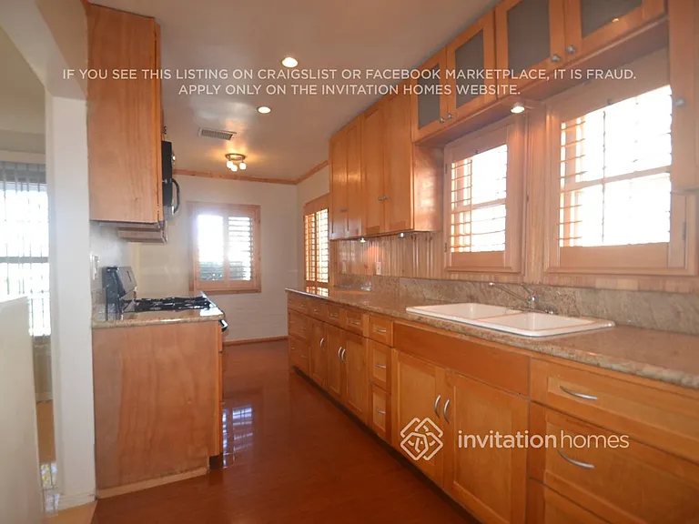 1932 W 84th Pl — Photo 6