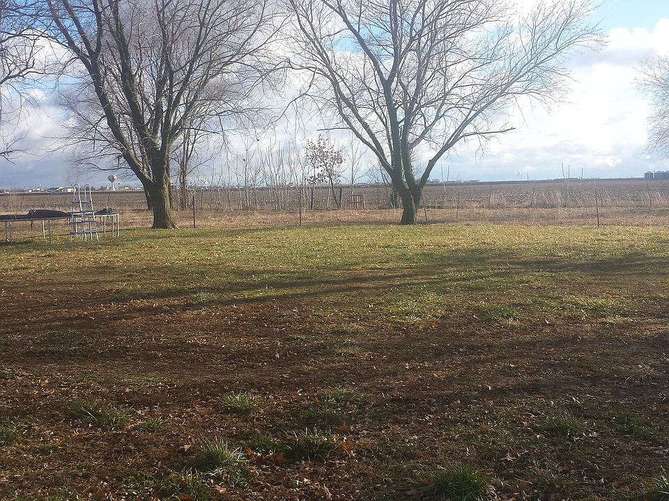 2nd image of 1009 Road L