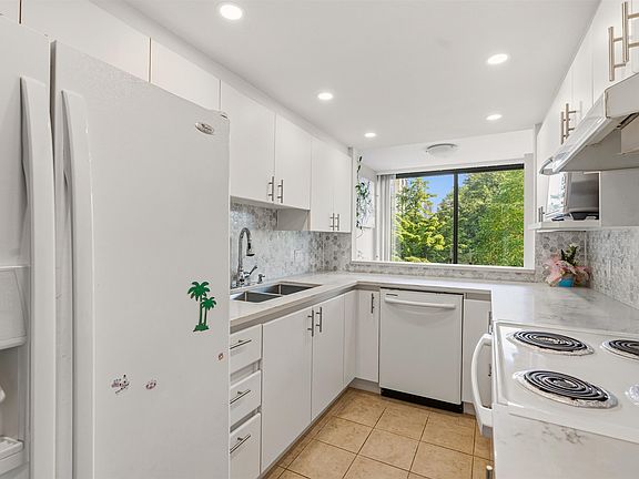 4th image of 13353 108th Ave #203