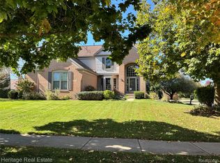 3787 Rolling Hills Rd, Orion, MI 48359