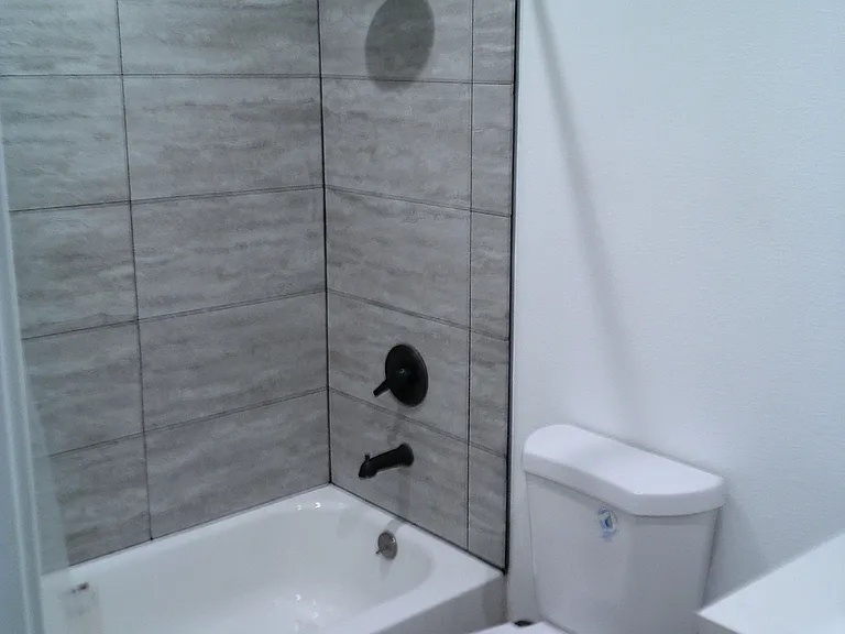 Bathroom 3.