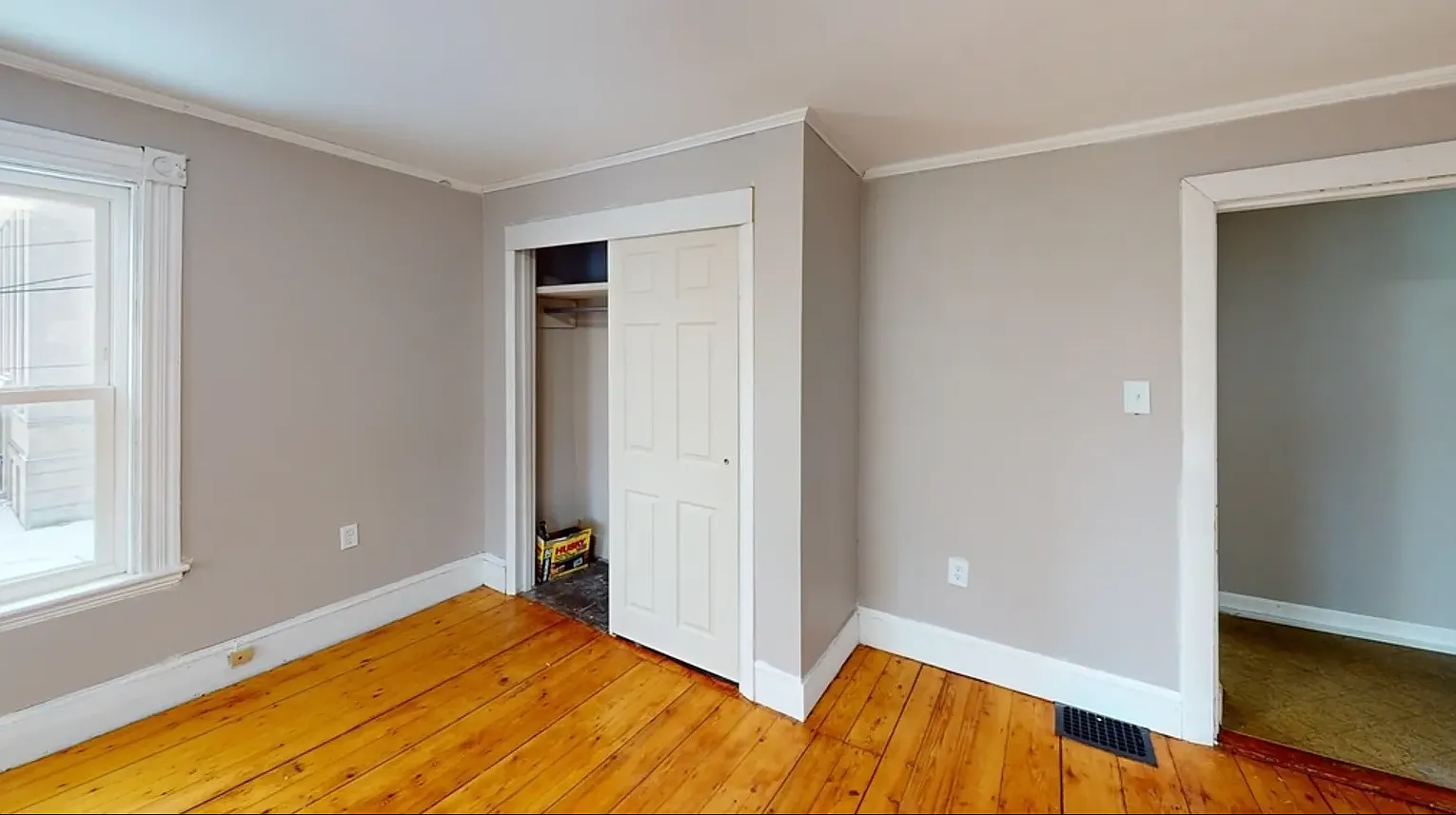 3 bed, 1200 sqft, $4,200 — Photo 2