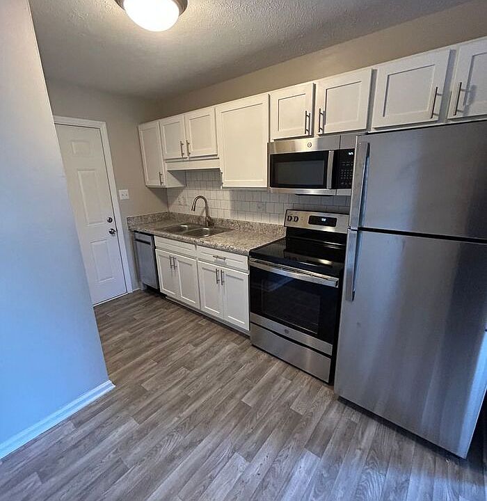 2nd image of 7572 Faraday Pl Unit C