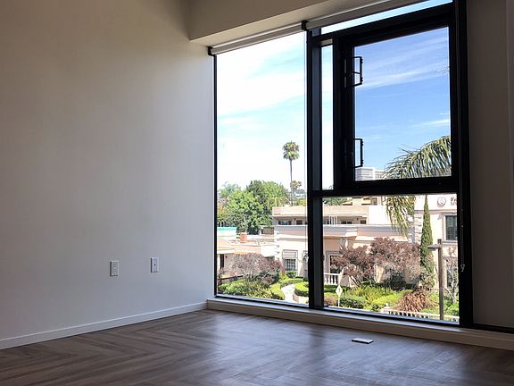 4th image of 470 Nautilus St #306