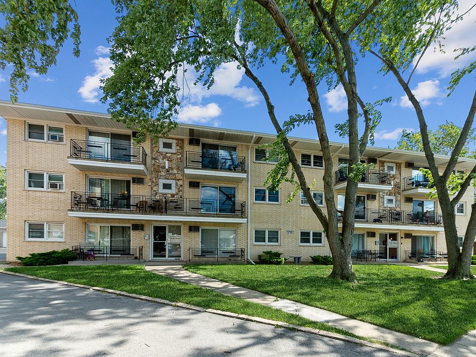 1st image of 17421 70th Ave APT 6E