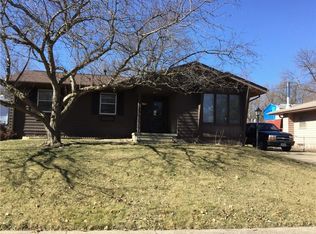 7718 Dellwood Dr, Urbandale, IA 50322