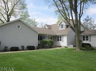 105 Reeder Ct, Le Roy, IL 61752