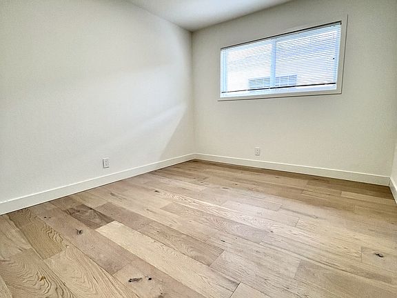4th image of 5847 El Dori Dr #B