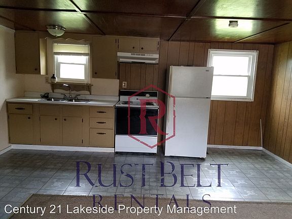 3rd image of 1320 W Montrose St APT 4