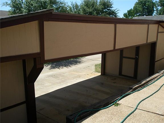 4th image of 306 Teakwood Ln