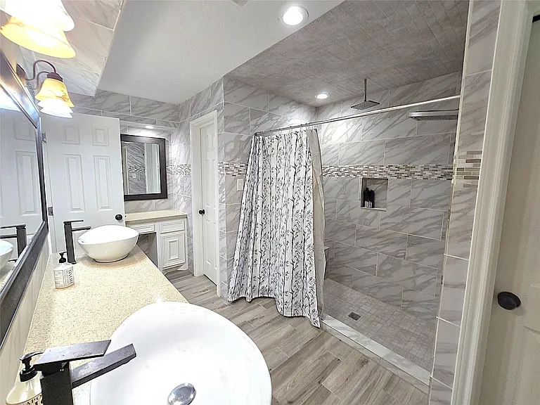 560 Brandon Rd — Photo 14