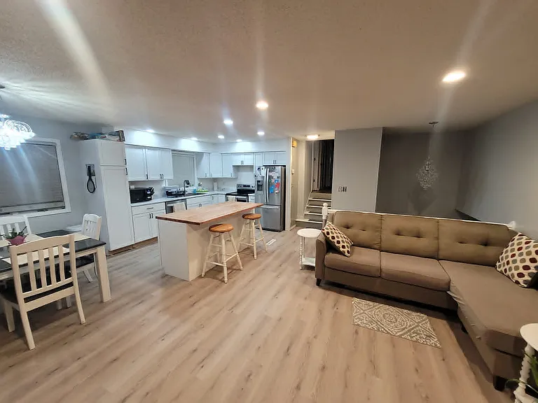 751 Lathrop Dr — Photo 5