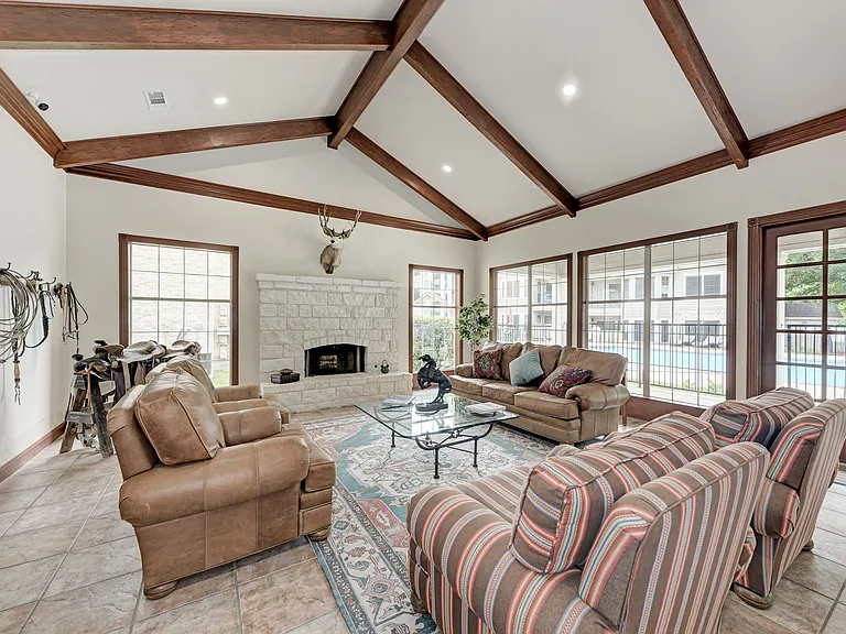Arrowhead Park Apartments — Photo 5