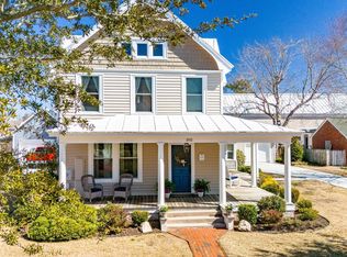 202 Freemason St, Oriental, NC 28571
