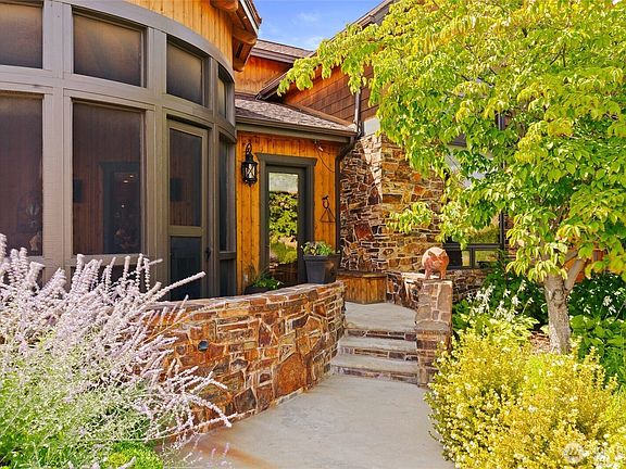 2nd image of 721 Selah Ridge Drive