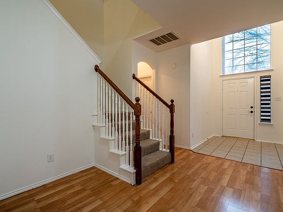 2nd image of 4412 Caledonia Creek Ln