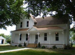 206 E Elm St, Strawberry Point, IA 52076