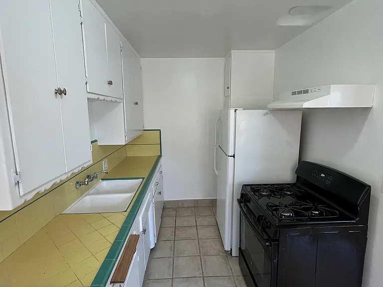 1447 S Wooster St #6 — Photo 4