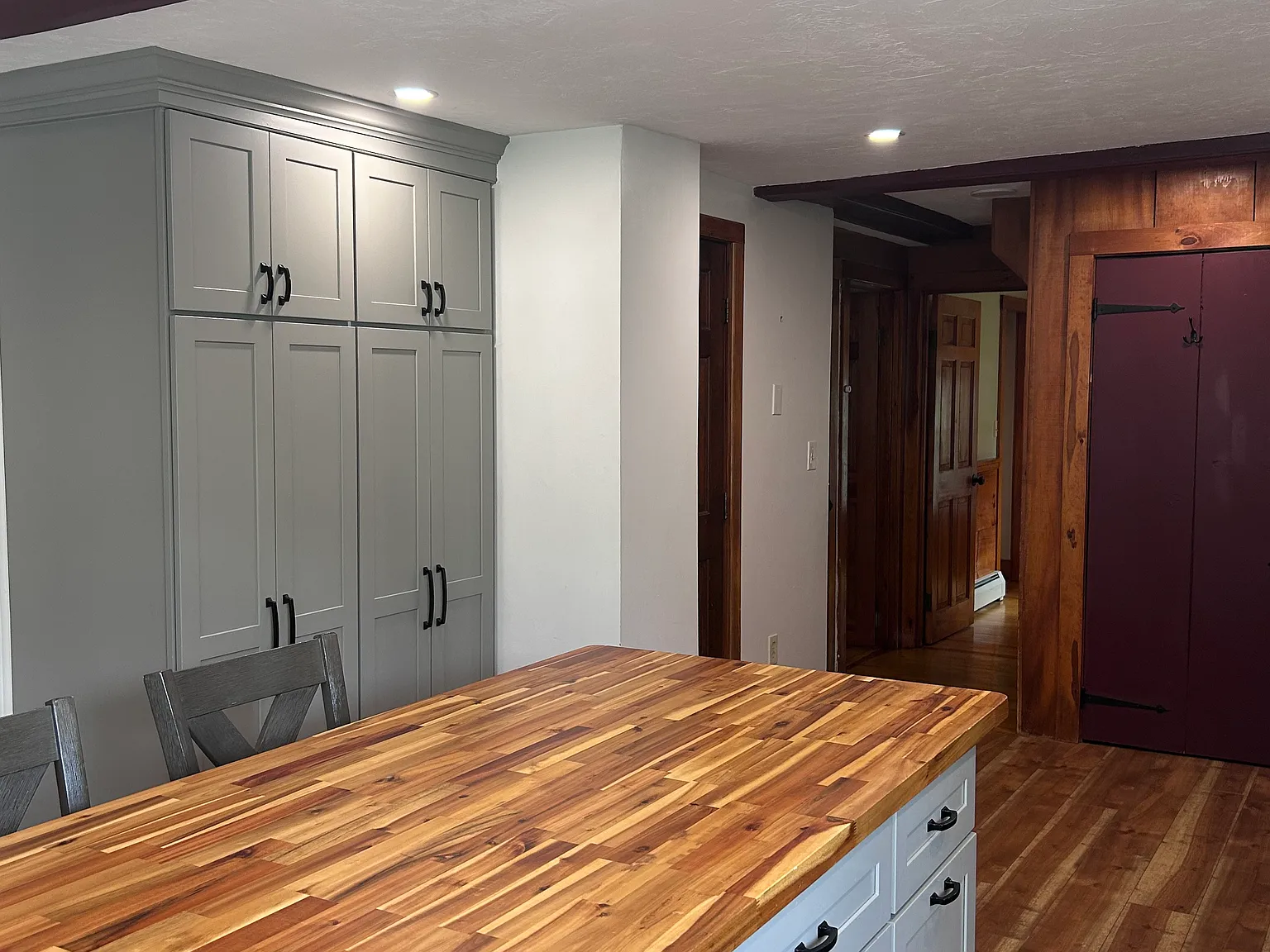 3 bed, 1200 sqft, $2,200 — Photo 3