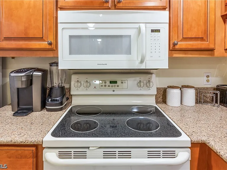 15126 Parkside Dr #104 — Photo 39