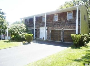 12 Abbot Rd, Smithtown, NY 11787