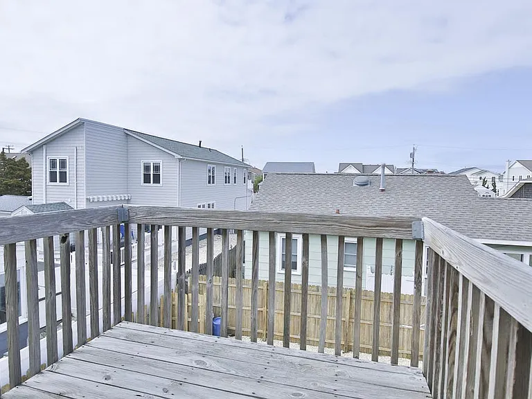 21 Brown Ave — Photo 96