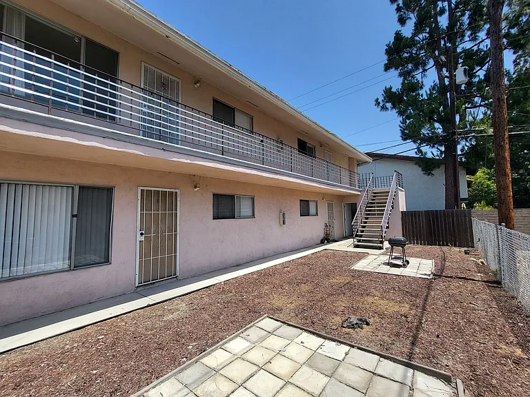 1702 Park Ave #1 — Photo 2