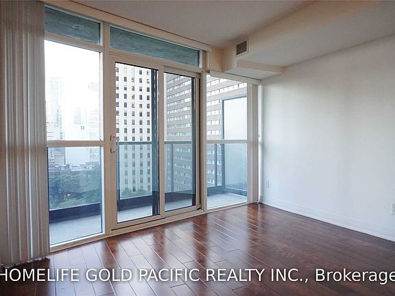 4th image of 21 Carlton St #1108