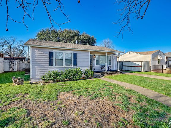 5th image of 105 W Riverside Ave