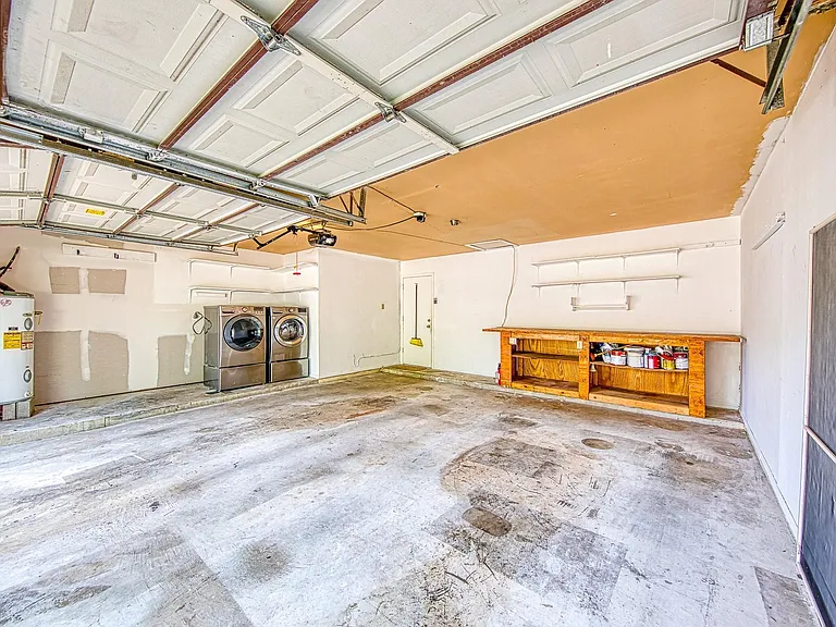 22411 Elsinore Dr — Photo 22